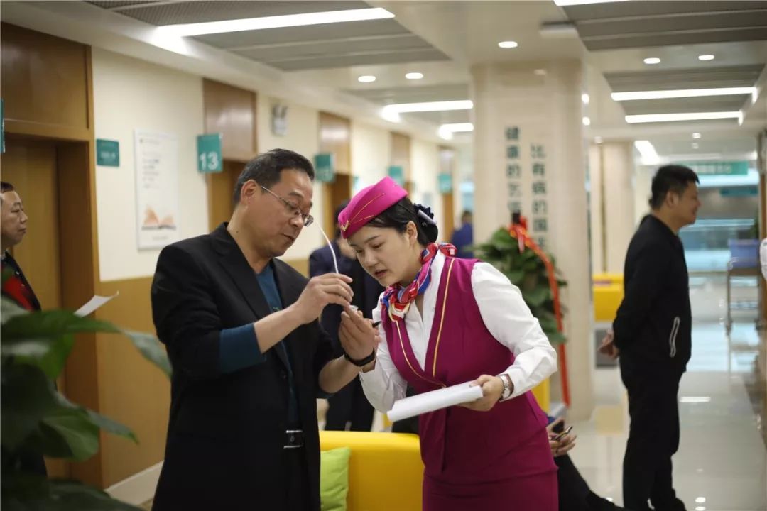 绥化24小时套医保卡(北京医保卡使用指南)